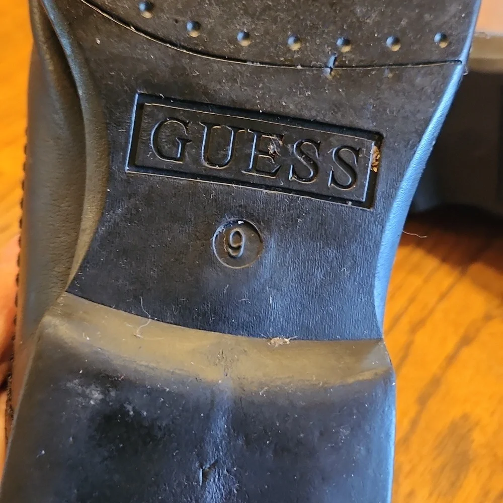 Guess Slip on Dress Shoes Size 9